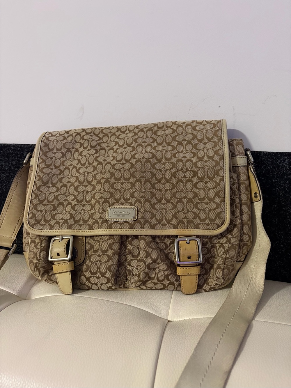 vintage Coach Signature Messenger Bag, likely model F70283